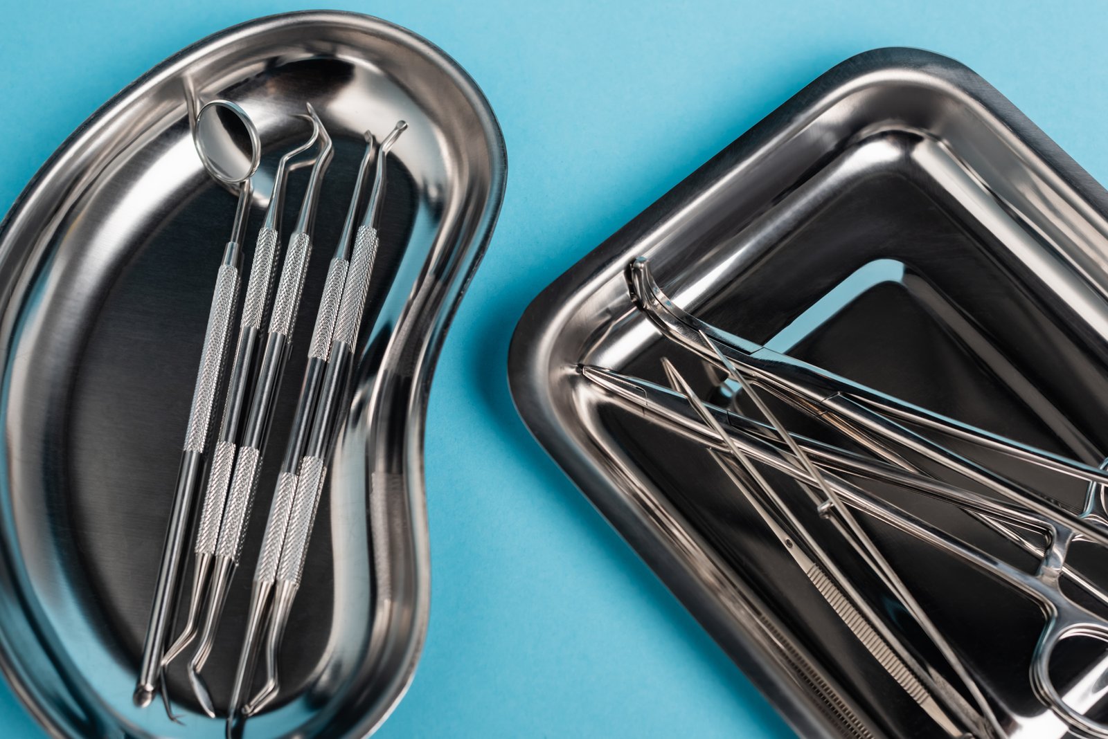 Stacked stainless steel bowls and utensils made from bright annealed coils, showcasing corrosion resistance and smooth surface finish.