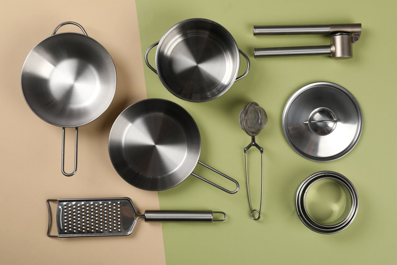 Bright annealed stainless steel used in surgical tools and trays, demonstrating AKS’s precision heat treatment capability for medical-grade steel.